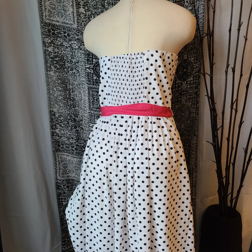 WHBM...GORGEOUS DRESS - Picture 3 of 5